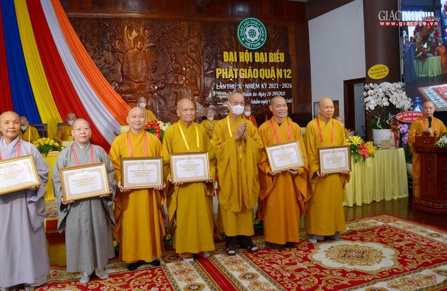 10 tập thể và 14 cá nhân hoàn được nhận Bằng công đức của Ban Trị sự GHPGVN TP.HCM 10 tập thể và 14 cá nhân hoàn được nhận Bằng công đức của Ban Trị sự GHPGVN TP.HCM