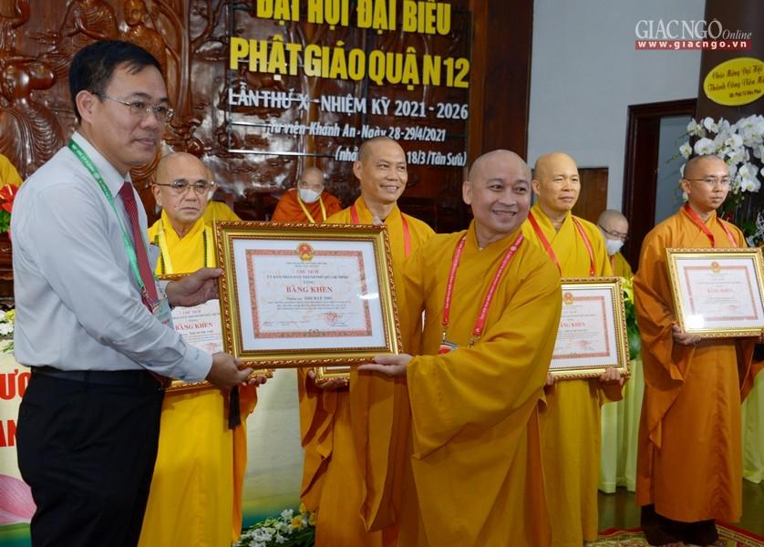 Ủy ban MTTQVN Thành phố tặng bằng khen cho 3 tập thể 5 cá nhân có nhiều đóng góp tích cực trong việc xây dựng khối Đại đoàn kết toàn dân tộc Ủy ban MTTQVN Thành phố tặng bằng khen cho 3 tập thể 5 cá nhân có nhiều đóng góp tích cực trong việc xây dựng khối Đại đoàn kết toàn dân tộc