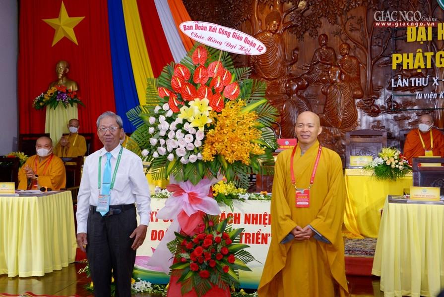 Đại diện tôn giáo bạn tham dự và chúc mừng Đại diện tôn giáo bạn tham dự và chúc mừng