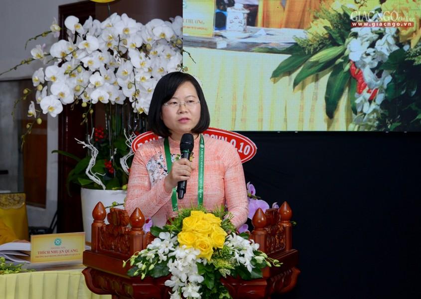 Bà Võ Thị Chính phát biểu Bà Võ Thị Chính phát biểu