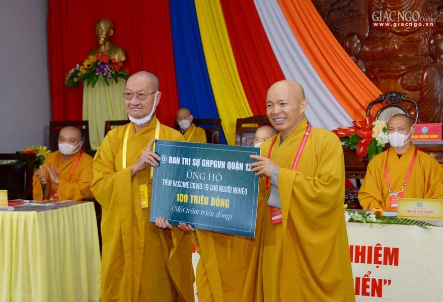 Phật giáo quận 12 trao 100 triệu đồng chương trình mua vắc-xin Covid-19 do Ban Trị sự Phật giáo Thành phố phát động Phật giáo quận 12 trao 100 triệu đồng chương trình mua vắc-xin Covid-19 do Ban Trị sự Phật giáo Thành phố phát động