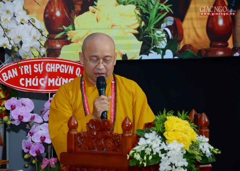 Thượng tọa Thích Lệ Thọ cảm tạ Thượng tọa Thích Lệ Thọ cảm tạ