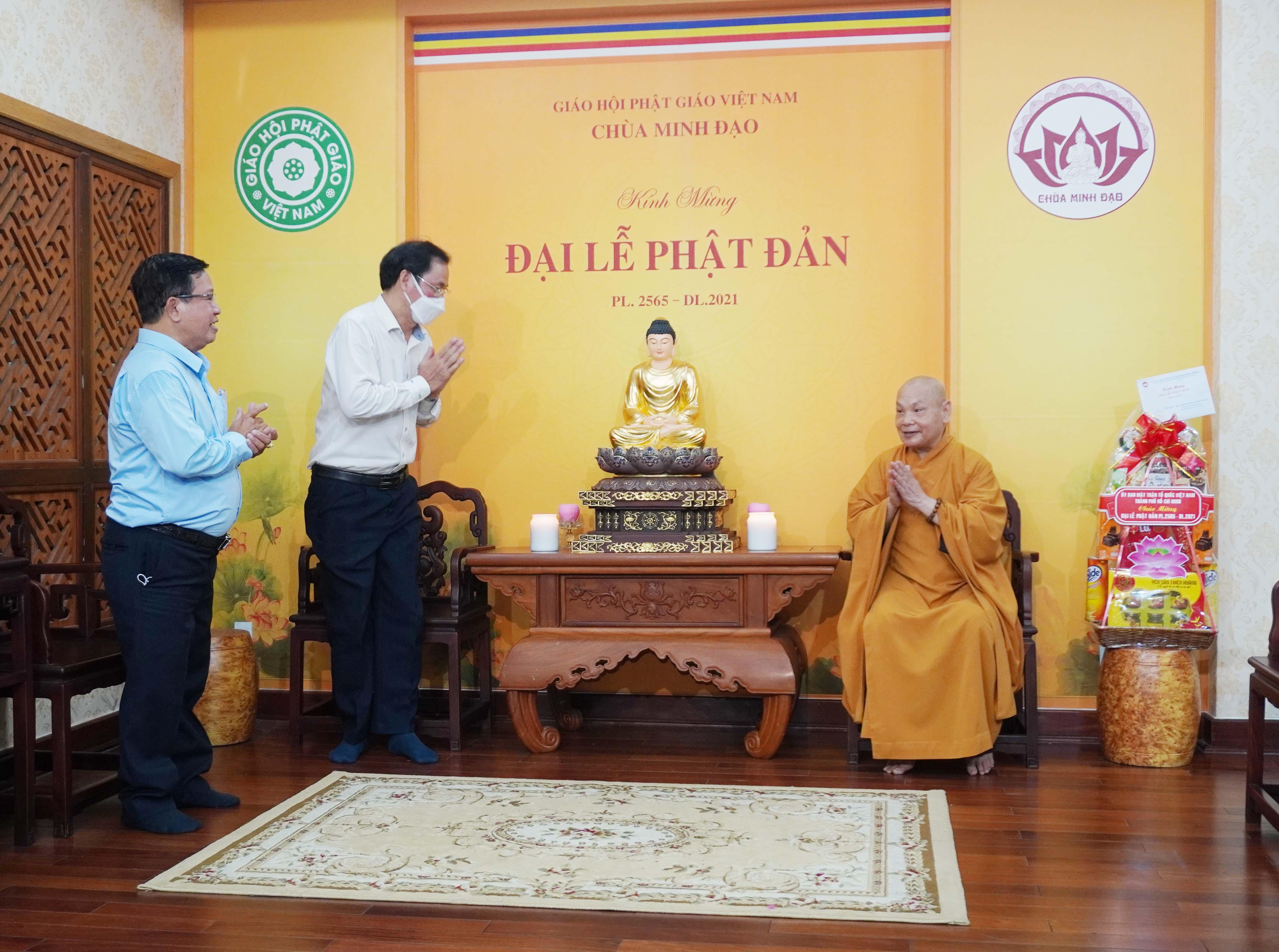Lãnh đạo Ủy ban MTTQVN TP.HCM, quận 3 chúc mừng Phật đản đến Hòa thượng Chủ tịch Lãnh đạo Ủy ban MTTQVN TP.HCM, quận 3 chúc mừng Phật đản đến Hòa thượng Chủ tịch