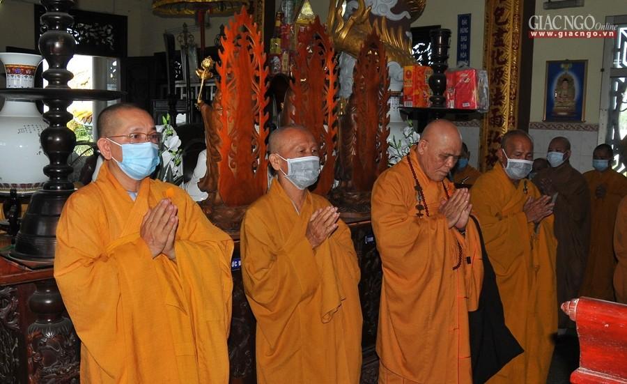 Tác pháp An cư kiết hạ Phật lịch 2565 - Ảnh: Đức Minh Tác pháp An cư kiết hạ Phật lịch 2565 - Ảnh: Đức Minh