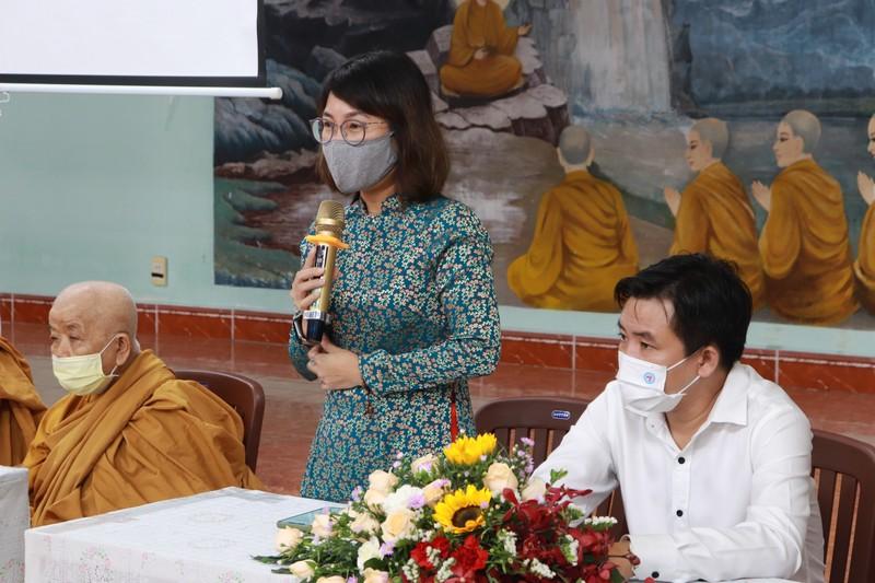 Bà Trần Hoàng Khánh Vân, Phó Chủ tịch phụ trách Liên hiệp các tổ chức hữu nghị TP.HCM phát biểu Bà Trần Hoàng Khánh Vân, Phó Chủ tịch phụ trách Liên hiệp các tổ chức hữu nghị TP.HCM phát biểu