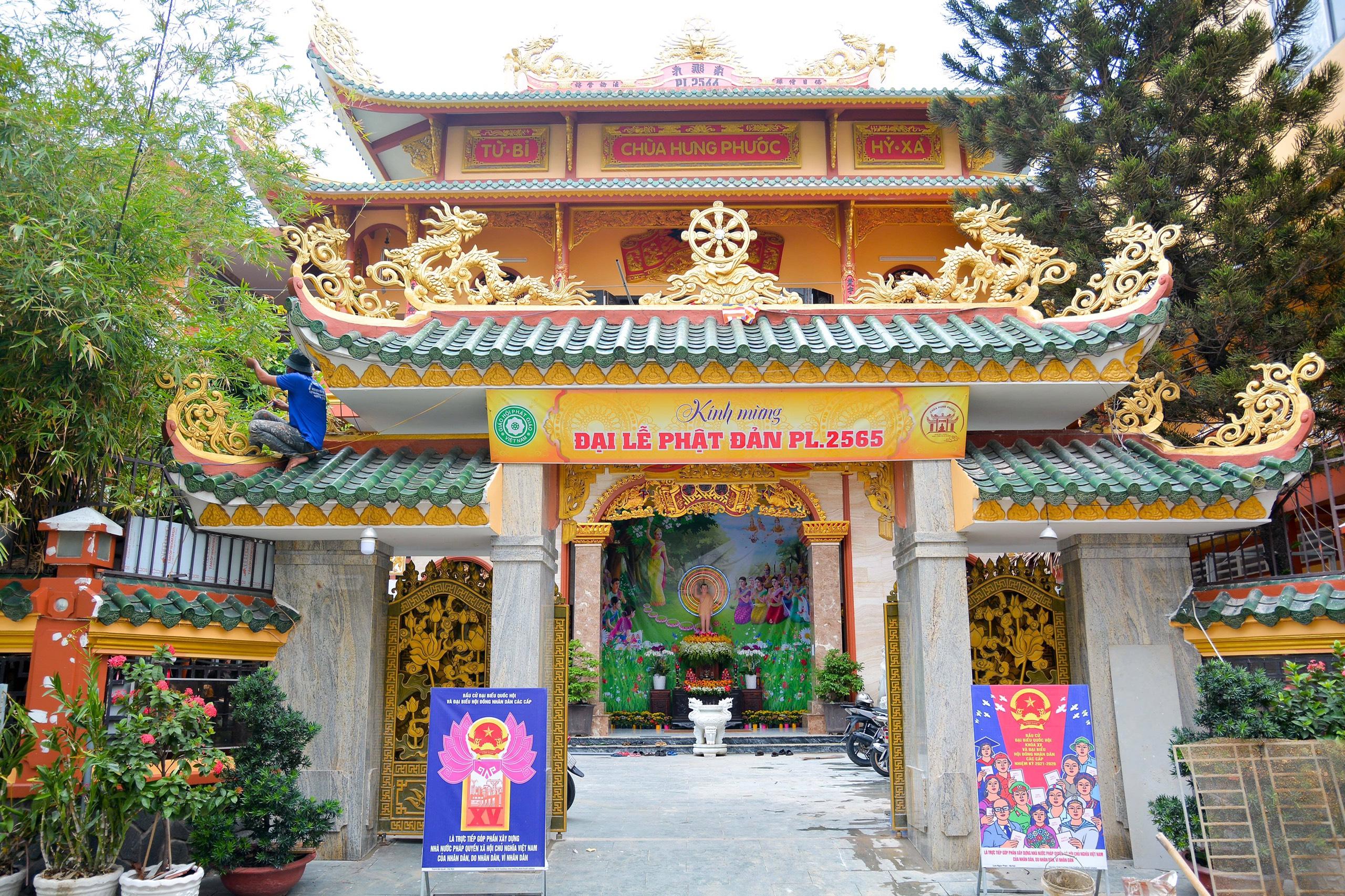 Tại chùa Hưng Phước