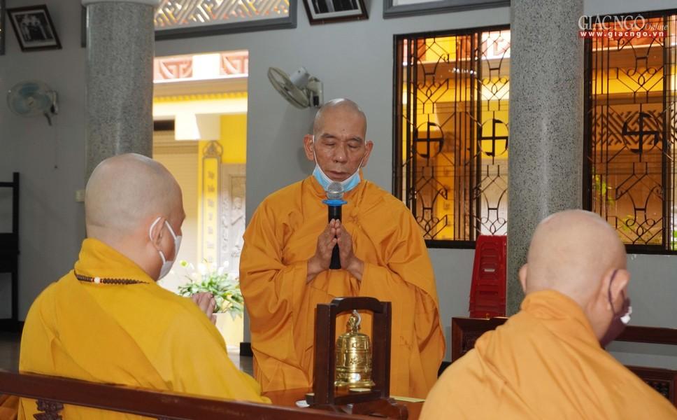 Thượng tọa Thích Giác Trí thay mặt chư tôn đức y giáo phụng hành lời đạo từ của Hòa thượng chứng minh Thượng tọa Thích Giác Trí thay mặt chư tôn đức y giáo phụng hành lời đạo từ của Hòa thượng chứng minh