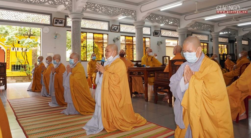 Chư tôn đức Ni thỉnh giáo giới đại Tăng Chư tôn đức Ni thỉnh giáo giới đại Tăng