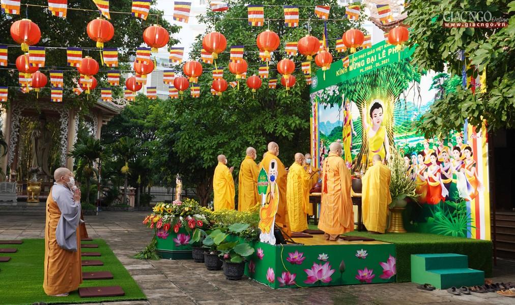 Trang nghiêm, thành kính