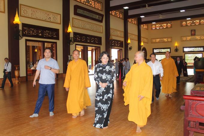 Phó Chủ tịch nước Đặng Thị Ngọc Thịnh tham quan thiền viện Phó Chủ tịch nước Đặng Thị Ngọc Thịnh tham quan thiền viện