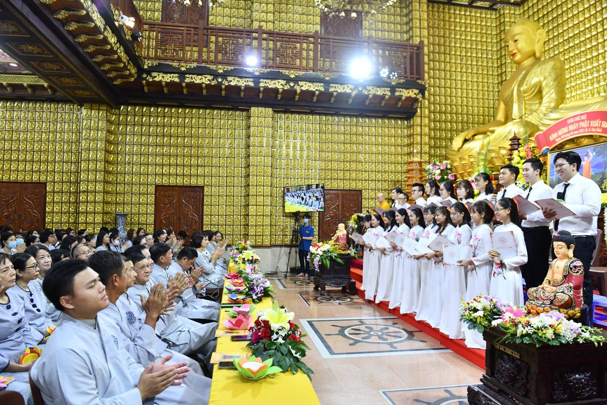 Ban Đạo ca chùa Giác Ngộ thể hiện các ca khúc Phật giáo - Ảnh: Ngộ Trí Thuận Ban Đạo ca chùa Giác Ngộ thể hiện các ca khúc Phật giáo - Ảnh: Ngộ Trí Thuận