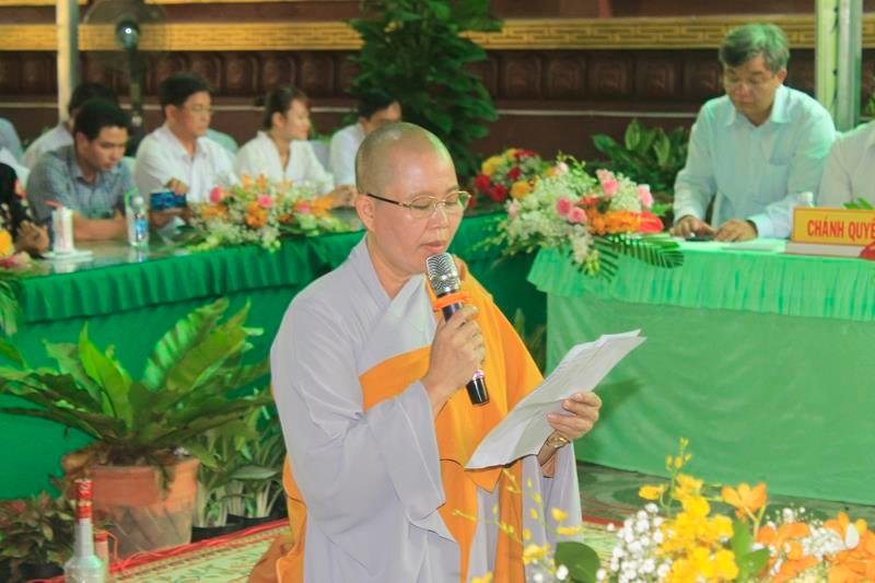 Ni sư Thích nữ Lệ Thành, tân trụ trì chùa Vạn Phước dâng lời tác bạch Ni sư Thích nữ Lệ Thành, tân trụ trì chùa Vạn Phước dâng lời tác bạch