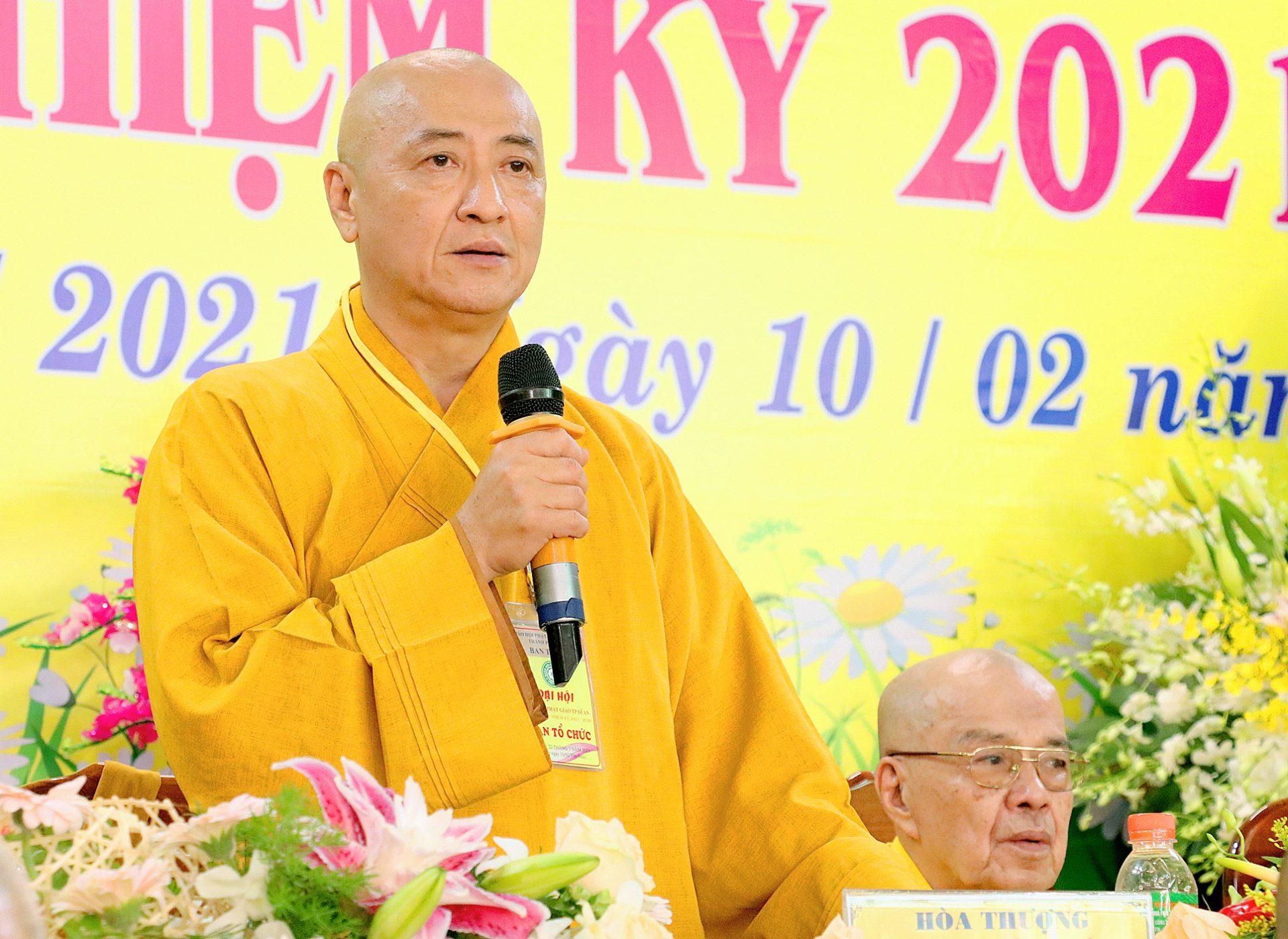 Hòa thượng Thích Huệ Thông ban đạo từ Hòa thượng Thích Huệ Thông ban đạo từ