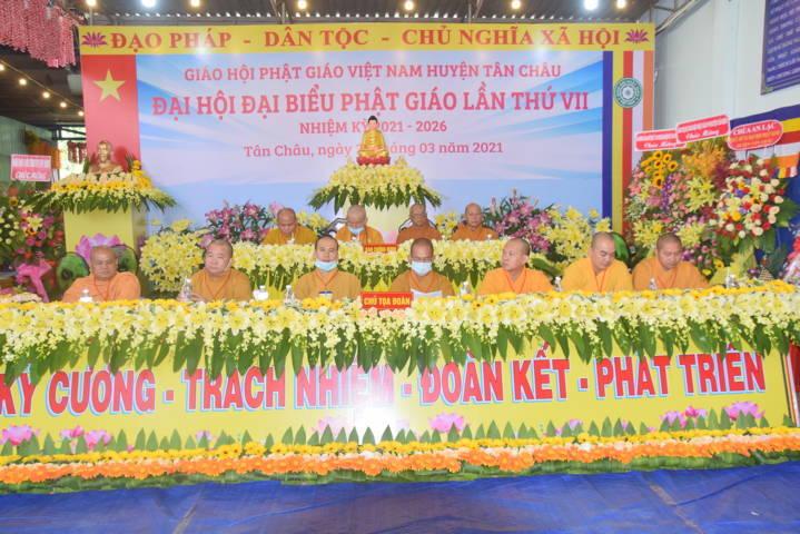 Chư tôn đức Chứng minh và Chủ tọa đoàn Đại hội Chư tôn đức Chứng minh và Chủ tọa đoàn Đại hội