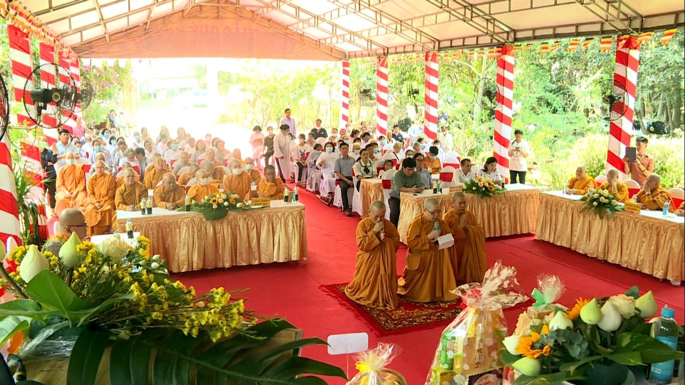 Sư cô Thích nữ Châu Liên, vị trụ trì thứ 4 của tịnh xá Ngọc Thuận phát nguyện nhận nhiệm vụ