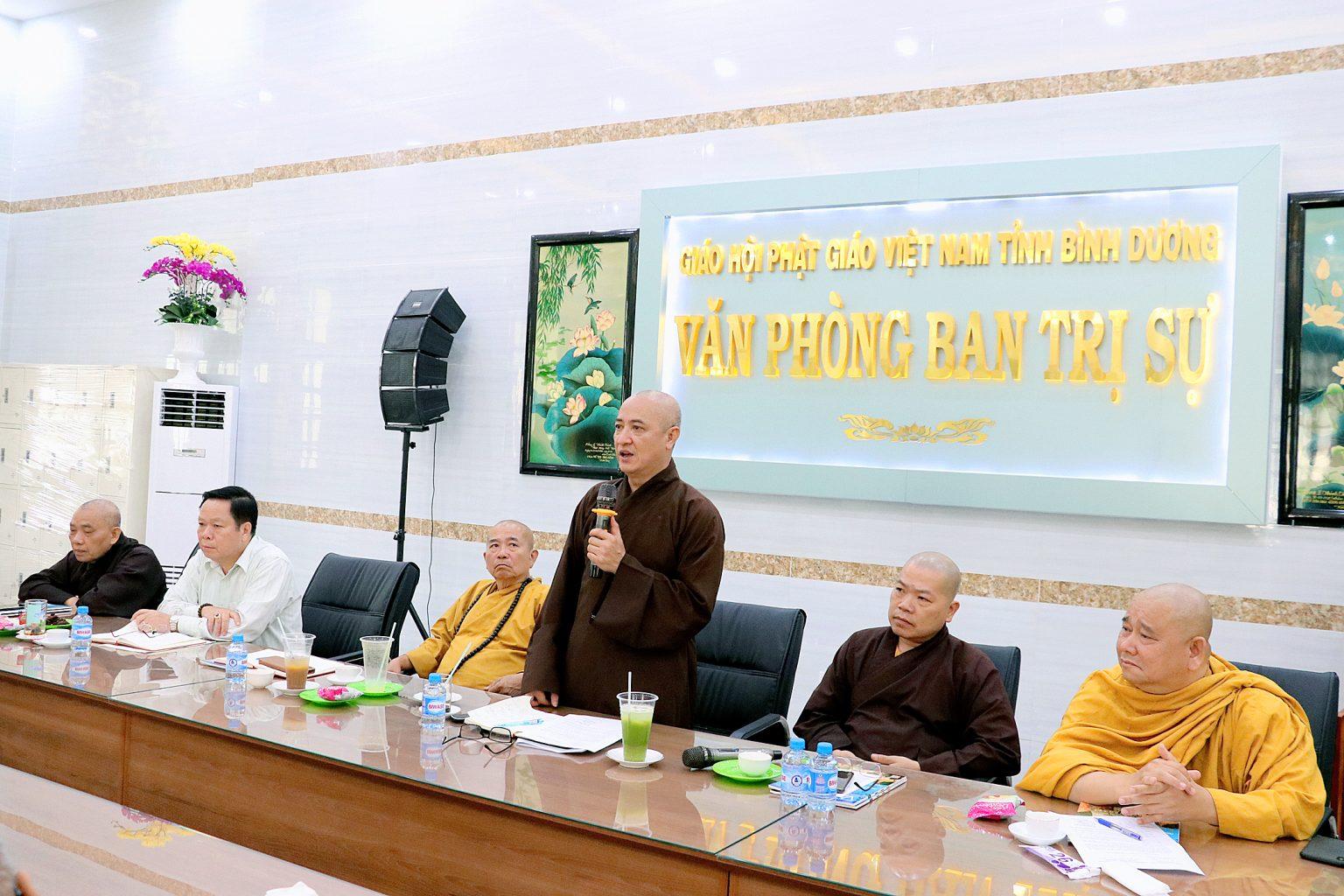 Hòa thượng Thích Huệ Thông phát biểu khai mạc phiên họp Hòa thượng Thích Huệ Thông phát biểu khai mạc phiên họp