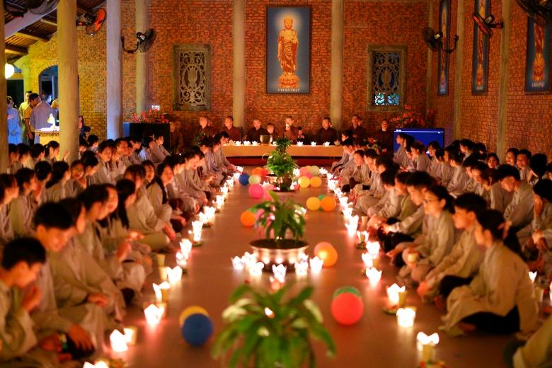 Đêm Thiền trà với chủ để: "Phật ơi! Bạn của con là ai?". Đêm Thiền trà với chủ để: "Phật ơi! Bạn của con là ai?".