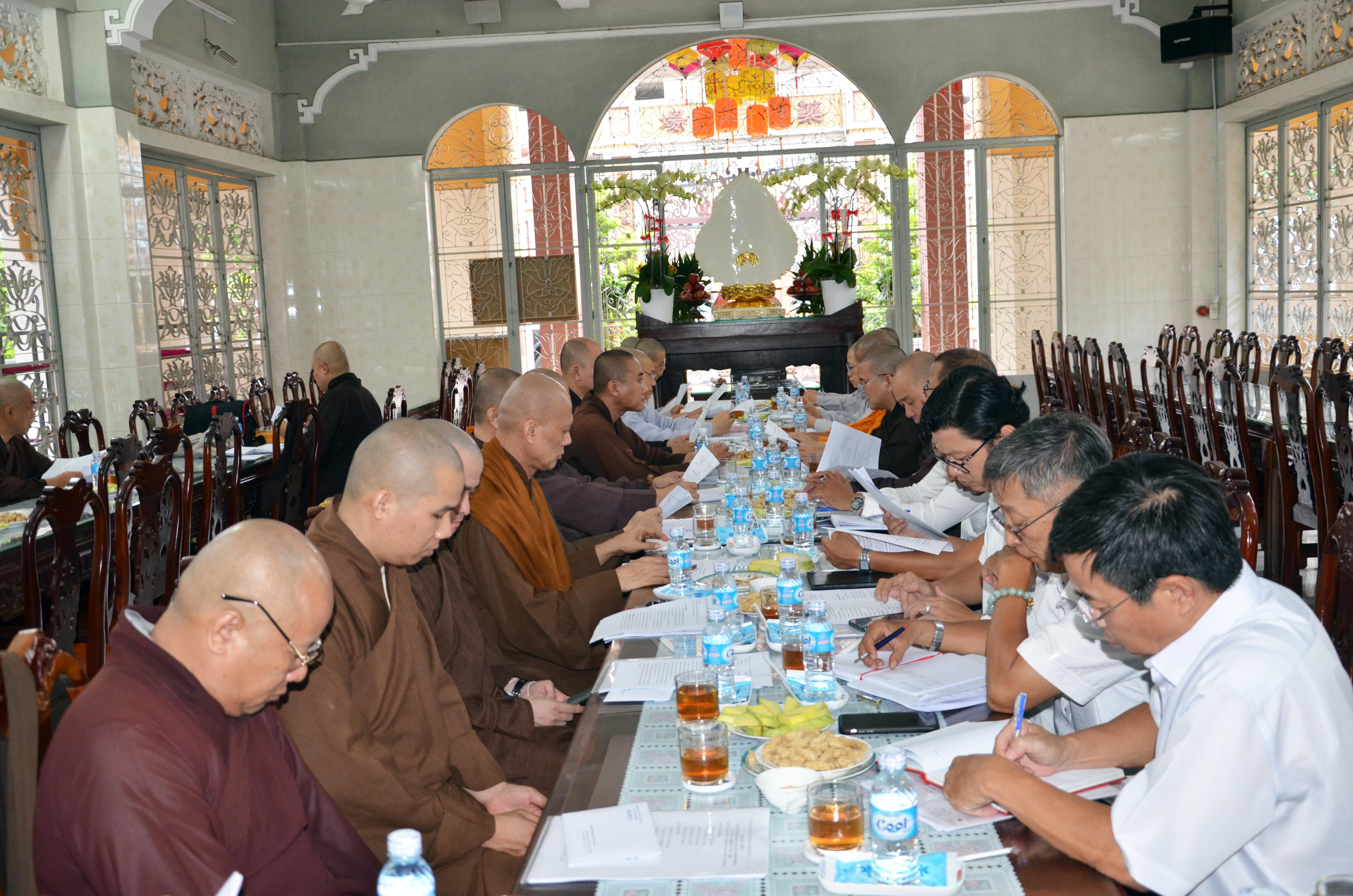 Quang cảnh phiên họp