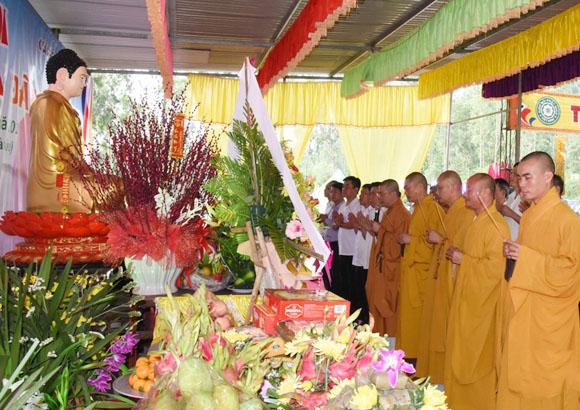 Dâng hương tưởng niệm Dâng hương tưởng niệm