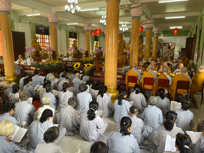 Quang cảnh Pháp hội Dược Sư thất châu Quang cảnh Pháp hội Dược Sư thất châu