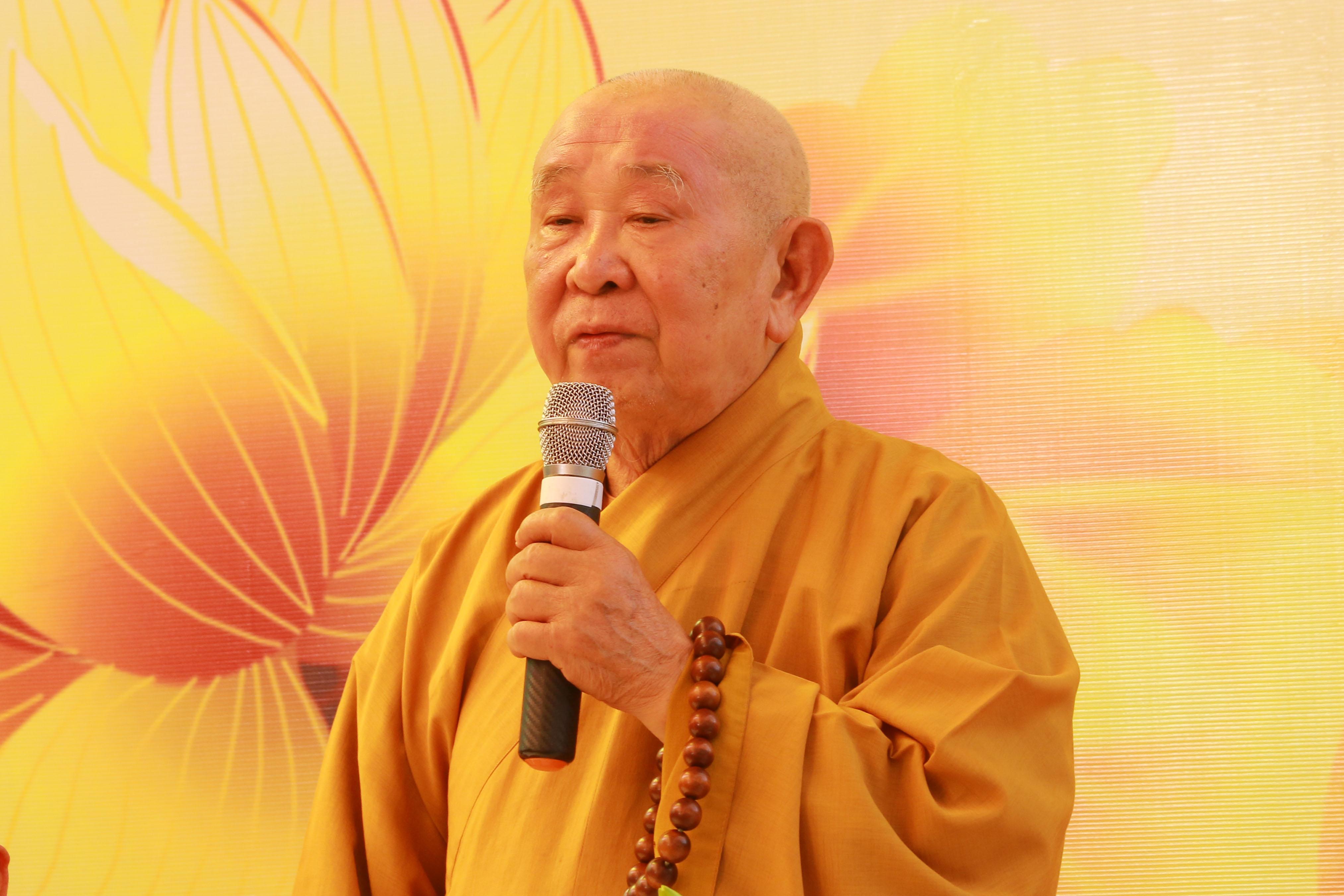 Trưởng lão Hòa thượng Thích Như Tín ban đạo từ Trưởng lão Hòa thượng Thích Như Tín ban đạo từ
