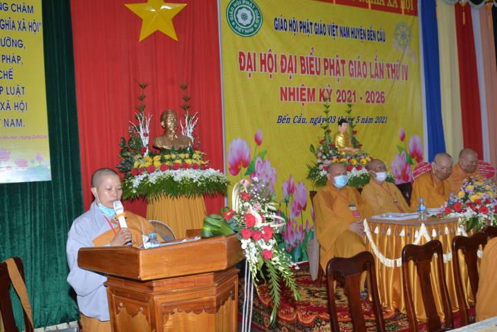 Sư cô Thích nữ Đồng Lạc, Chánh Thư ký Ban Trị sự GHPGVN huyện Bến Cầu báo cáo tổng kết công tác Phật sự nhiệm kỳ cũ và phương hướng hoạt động Phật sự nhiệm kỳ mới Sư cô Thích nữ Đồng Lạc, Chánh Thư ký Ban Trị sự GHPGVN huyện Bến Cầu báo cáo tổng kết công tác Phật sự nhiệm kỳ cũ và phương hướng hoạt động Phật sự nhiệm kỳ mới