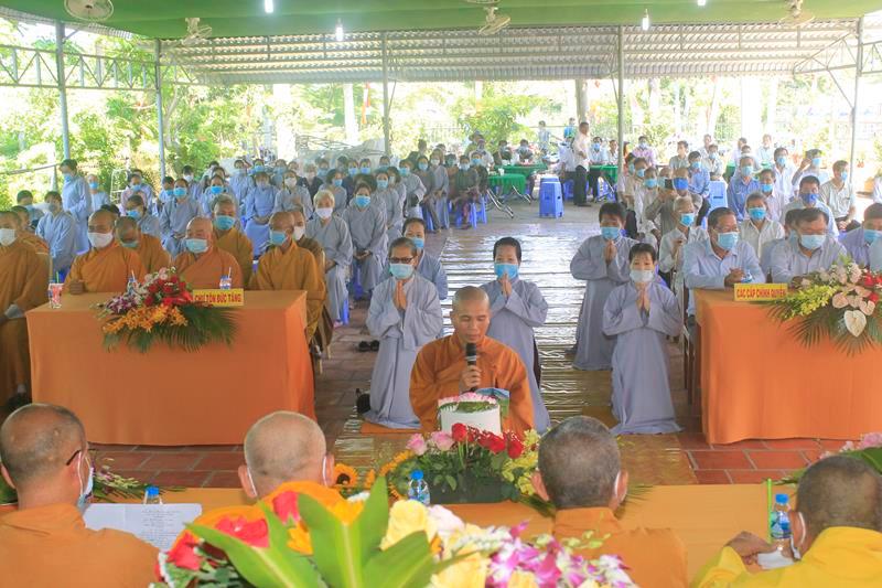 Đại đức tân trụ trì dâng lời phát nguyện Đại đức tân trụ trì dâng lời phát nguyện
