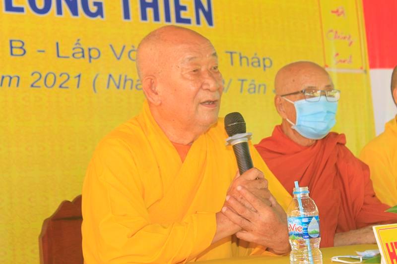 Hòa thượng Thích Nhật Quang ban đạo từ Hòa thượng Thích Nhật Quang ban đạo từ