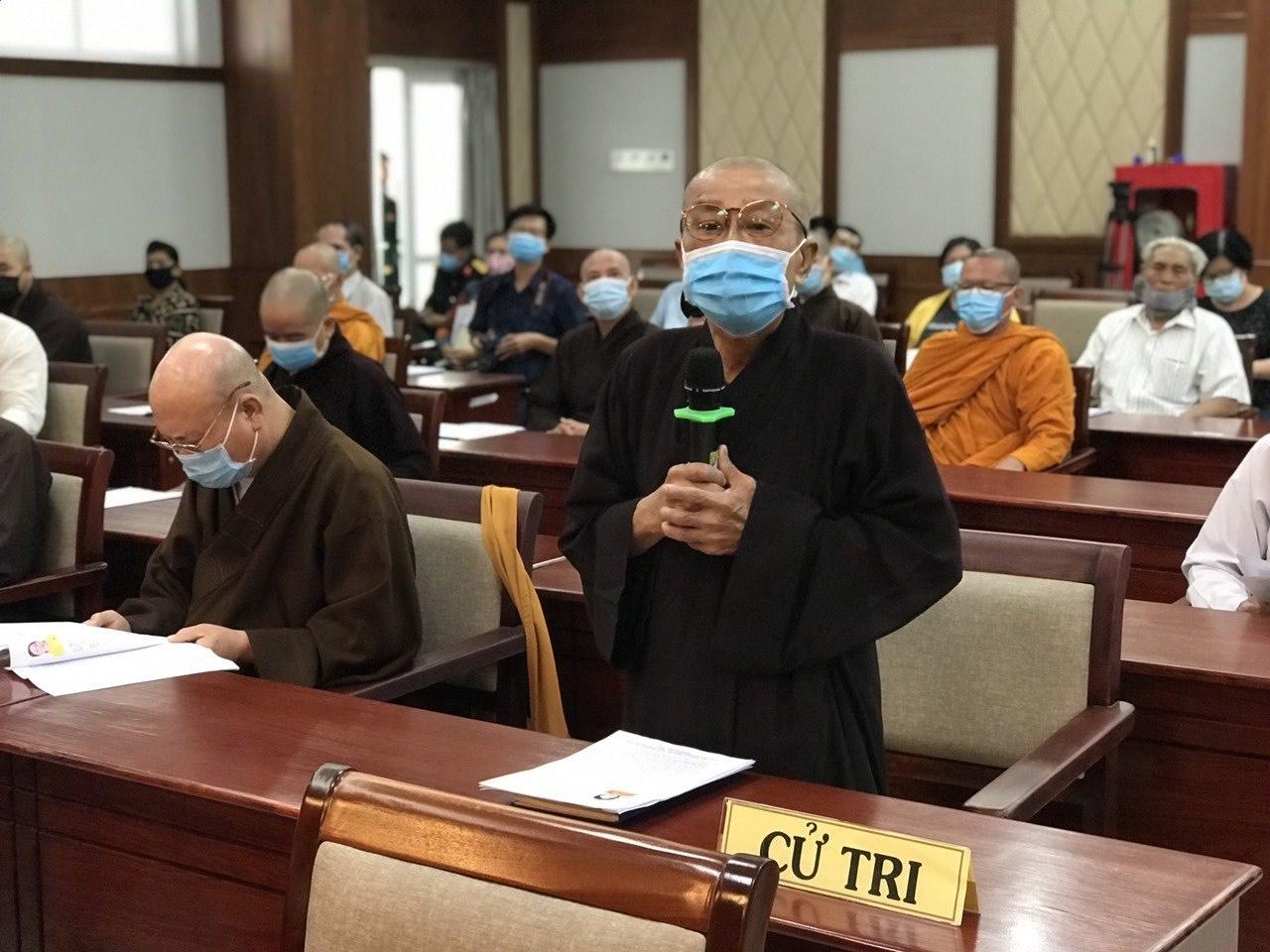 Hòa thượng Thích Giác Vinh phát biểu tại hội nghị