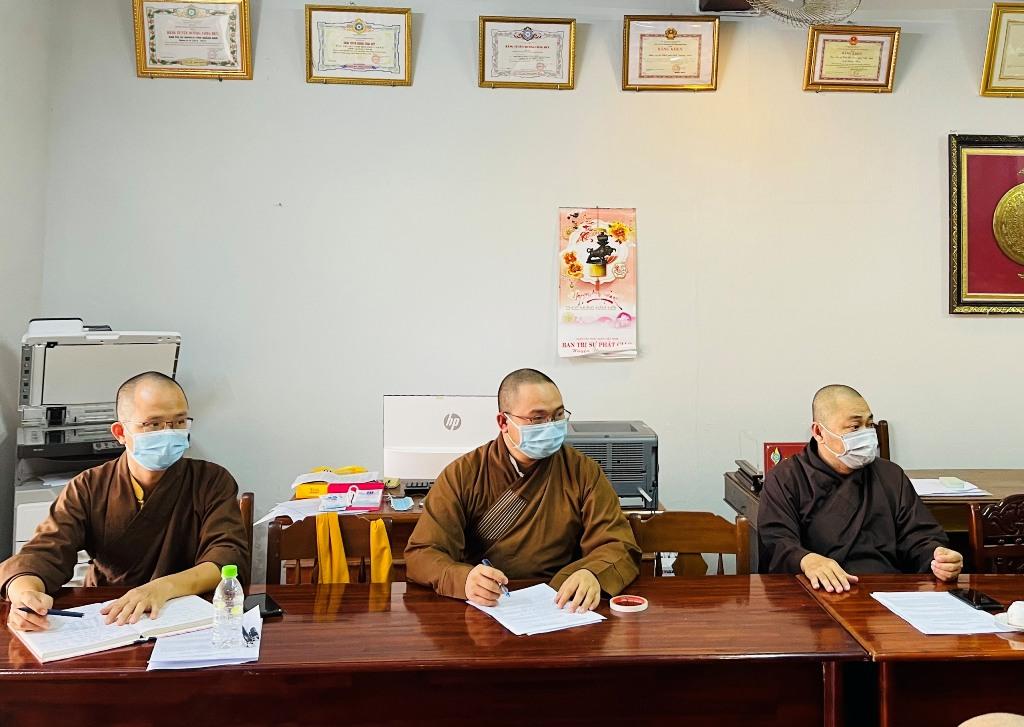 Chư tôn đức Tăng tham dự phiên họp Chư tôn đức Tăng tham dự phiên họp