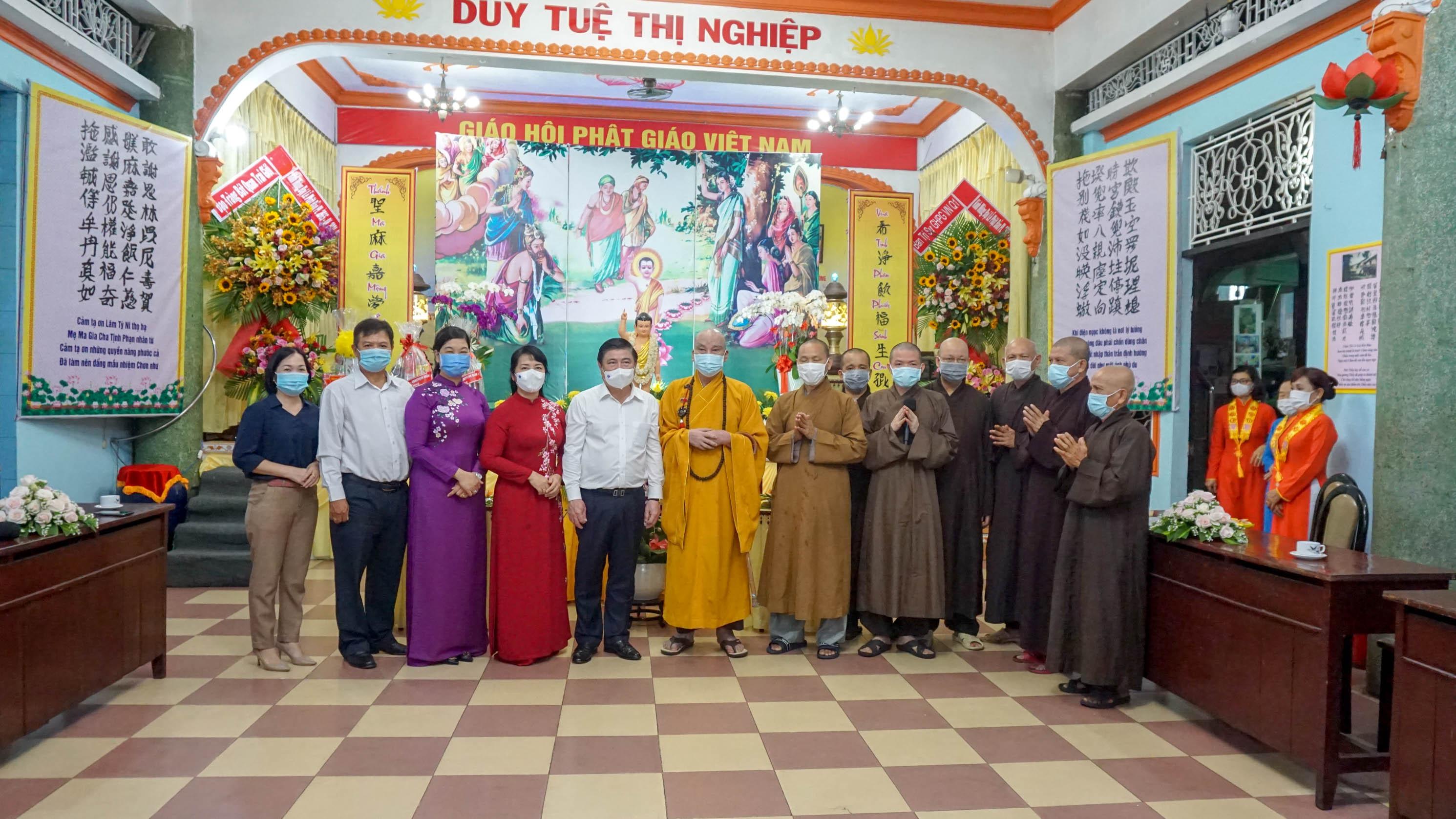 Phái đoàn thăm tổ đình Vạn Thọ Phái đoàn thăm tổ đình Vạn Thọ