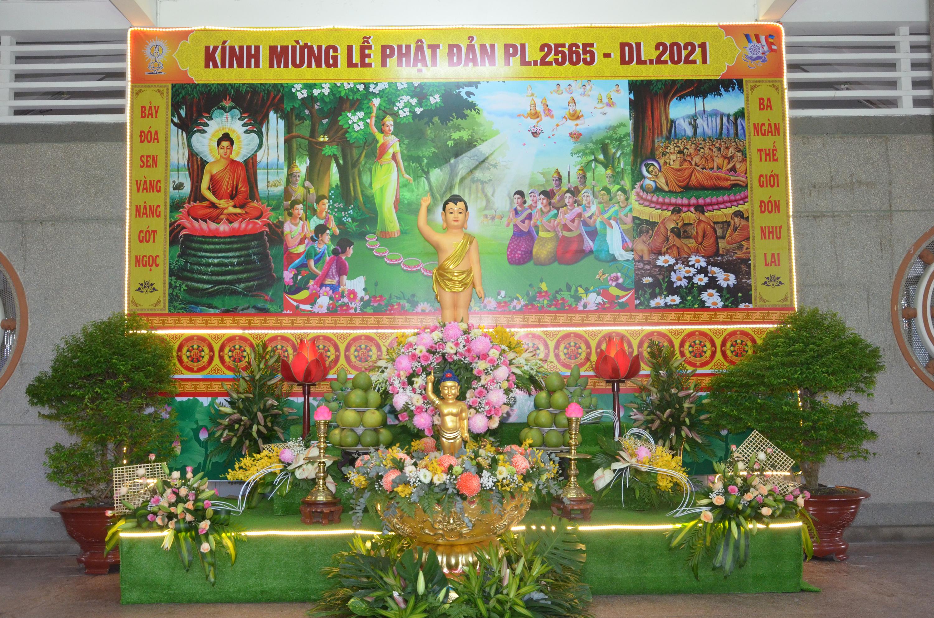 Lễ đài Phật đản tại tịnh xá Trung Tâm - Ảnh: Nguyên Tài Lễ đài Phật đản tại tịnh xá Trung Tâm - Ảnh: Nguyên Tài