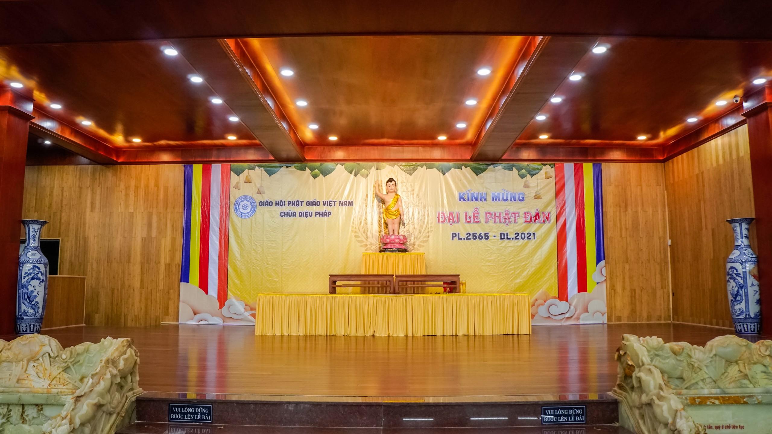 Lễ đài Phật đản tại chùa Diệu Pháp - Ảnh: chùa Diệu Pháp Lễ đài Phật đản tại chùa Diệu Pháp - Ảnh: chùa Diệu Pháp