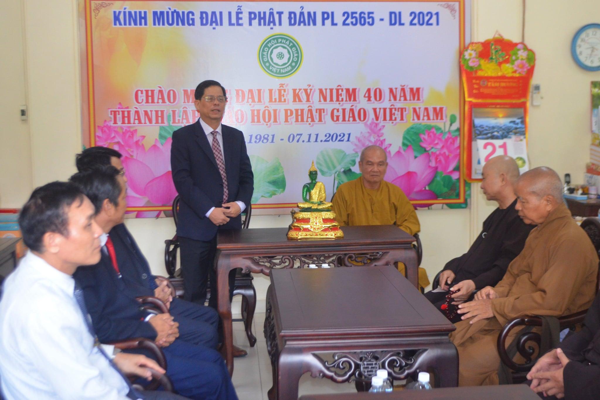 Ông Nguyễn Tấn Tuân phát biểu tại buổi gặp mặt chư tôn đức Ban Trị sự Phật giáo tỉnh Khánh Hòa Ông Nguyễn Tấn Tuân phát biểu tại buổi gặp mặt chư tôn đức Ban Trị sự Phật giáo tỉnh Khánh Hòa