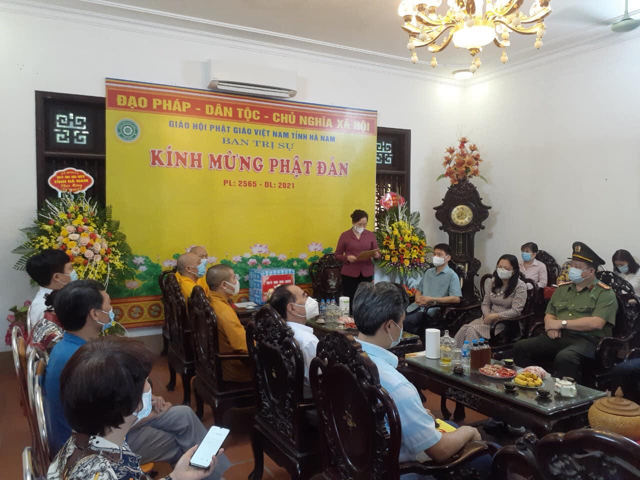 Bà Lê Thị Thủy, Ủy viên Trung ương Đảng, Bí thư Tỉnh ủy tỉnh Hà Nam phát biểu tại buổi gặp mặt Bà Lê Thị Thủy, Ủy viên Trung ương Đảng, Bí thư Tỉnh ủy tỉnh Hà Nam phát biểu tại buổi gặp mặt