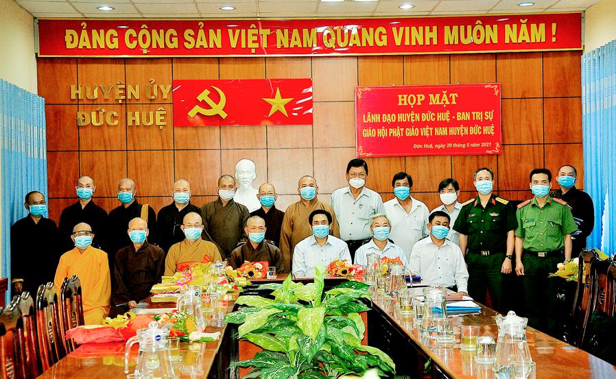 Chụp ảnh lưu niệm Chụp ảnh lưu niệm