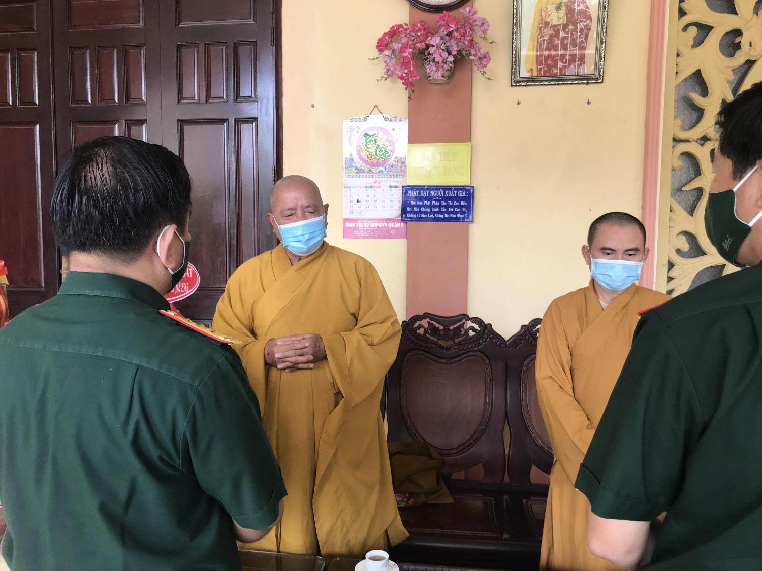 Hòa thượng Thích Quảng Hiển tiếp đoàn Hòa thượng Thích Quảng Hiển tiếp đoàn