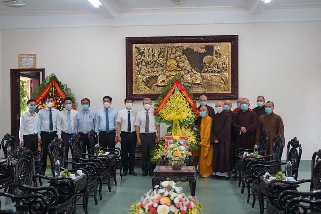 Lãnh đạo Tỉnh ủy, HĐND, UBND, UBMTTQVN tỉnh tặng hoa chúc mừng Lãnh đạo Tỉnh ủy, HĐND, UBND, UBMTTQVN tỉnh tặng hoa chúc mừng
