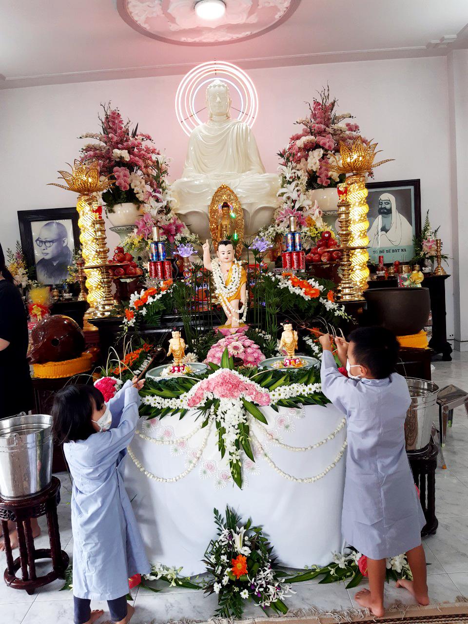 Đức Phật - Đấng Cha Lành chúng con tôn kính