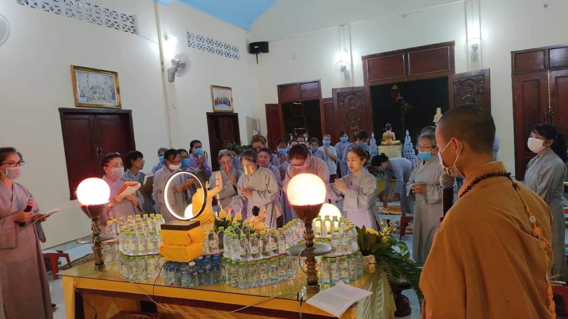 Cung kính đảnh lễ Đức Thế Tôn Cung kính đảnh lễ Đức Thế Tôn