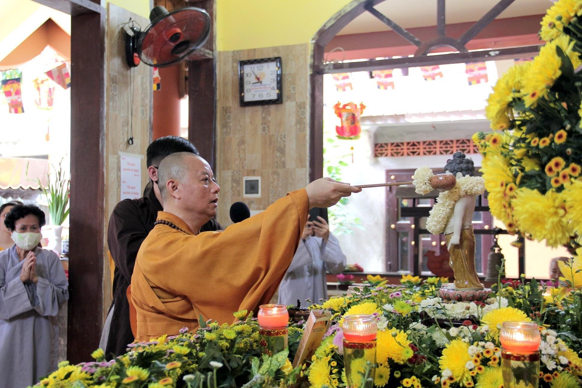 Lễ Tắm Phật tại thiền viện Chơn Đức