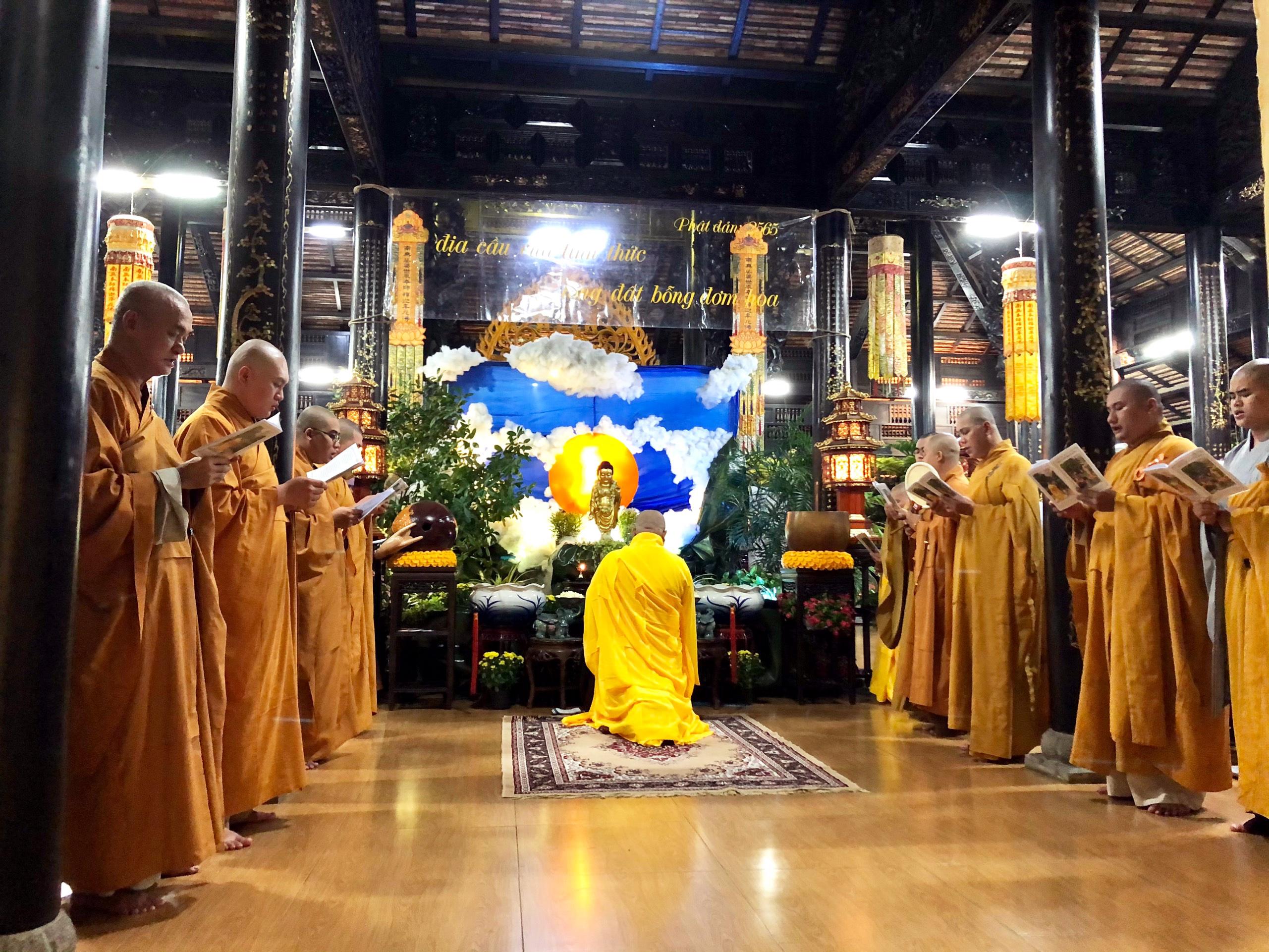 Lễ Phật đản tổ chức trang nghiêm tại chùa Long Vân