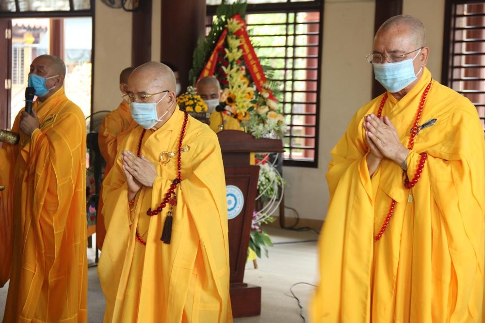 Chư Tăng tham dự lễ không quá 20 vị nhằm thực hiện phòng chống dịch bệnh Covid-19 Chư Tăng tham dự lễ không quá 20 vị nhằm thực hiện phòng chống dịch bệnh Covid-19