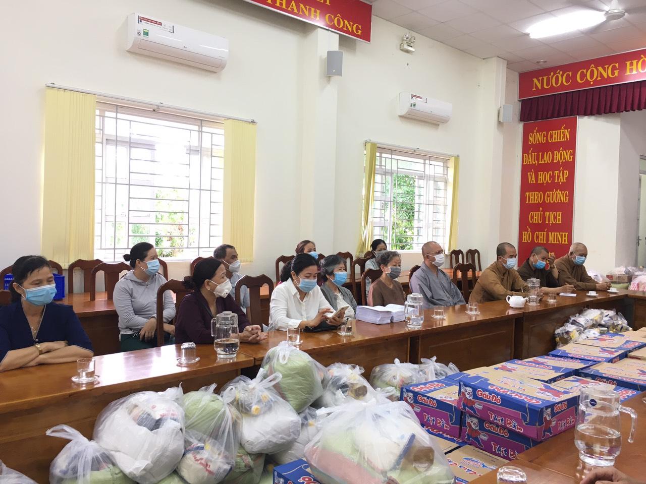 Chư tôn đức, các mạnh thường quân tài trợ cho chương trình Chư tôn đức, các mạnh thường quân tài trợ cho chương trình