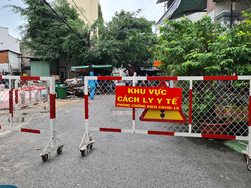 Khẩn trương khoanh vùng, truy vết các trường hợp nhiễm mới - Ảnh: Đình Lễ Khẩn trương khoanh vùng, truy vết các trường hợp nhiễm mới - Ảnh: Đình Lễ