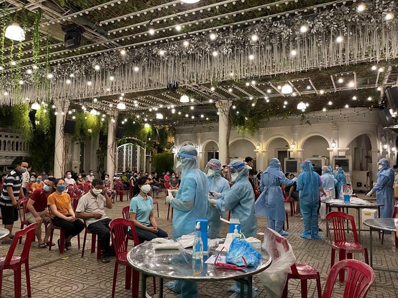 Tổ chức lấy mẫu xét nghiệm giám sát toàn phường 15 tại quận Gò Vấp (Trung tâm Y tế Gò Vấp) Tổ chức lấy mẫu xét nghiệm giám sát toàn phường 15 tại quận Gò Vấp (Trung tâm Y tế Gò Vấp)