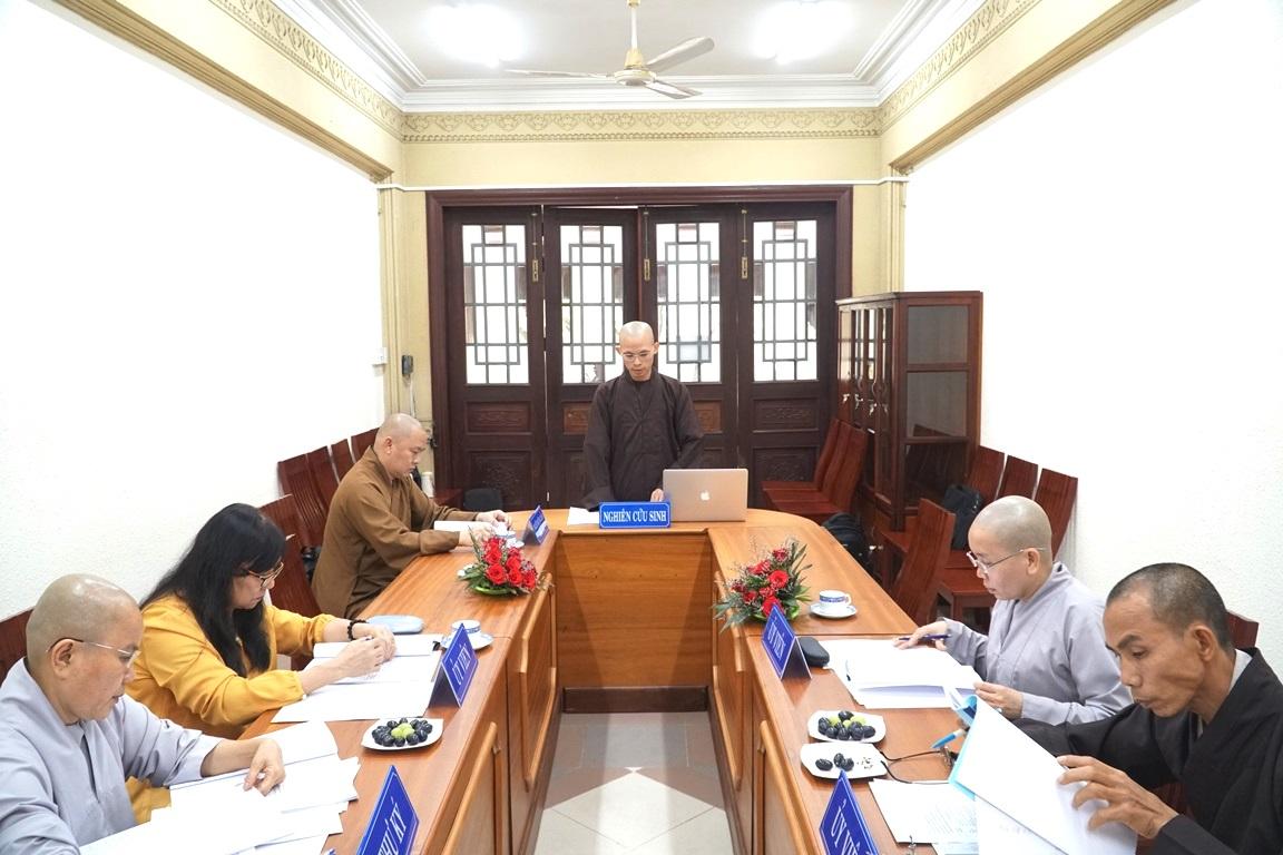 Các NCS trình bày đề cương luận án trước hội đồng Các NCS trình bày đề cương luận án trước hội đồng