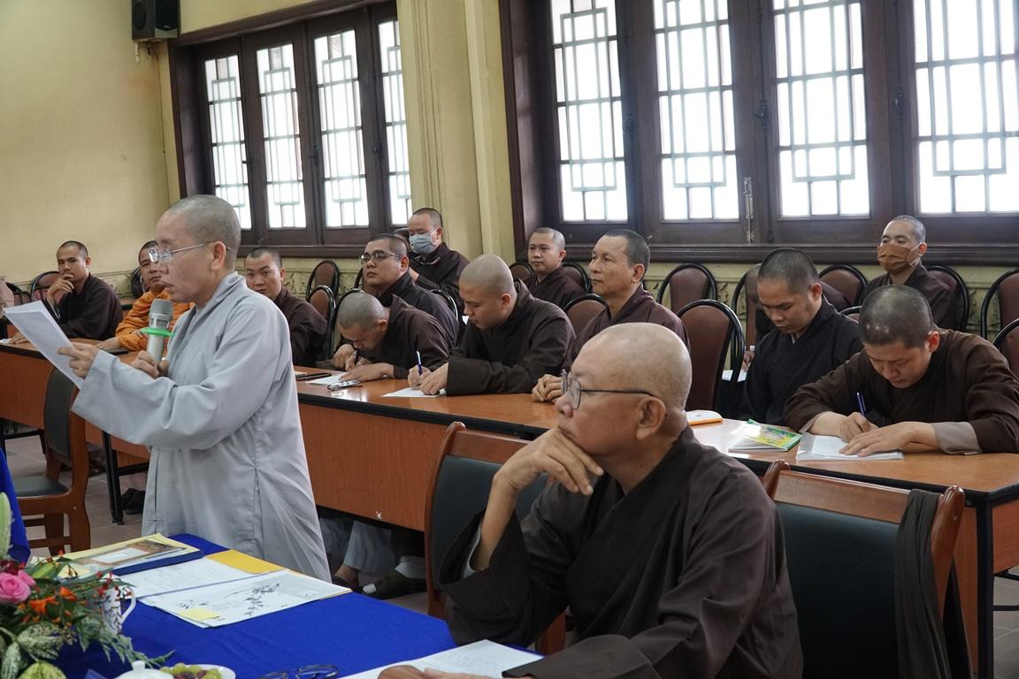 NS.Thích nữ Như Nguyệt tóm tắt qua trình học tập và những cống hiến của học viên trước khi bảo vệ luận văn thạc sĩ NS.Thích nữ Như Nguyệt tóm tắt qua trình học tập và những cống hiến của học viên trước khi bảo vệ luận văn thạc sĩ