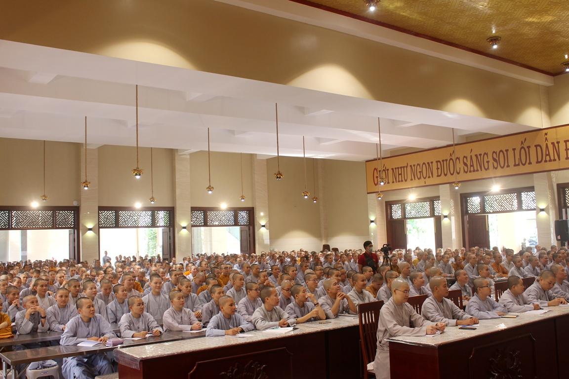 500 Ni sinh được nội trú tại cơ sở 2 và chùa Thanh Tâm 500 Ni sinh được nội trú tại cơ sở 2 và chùa Thanh Tâm