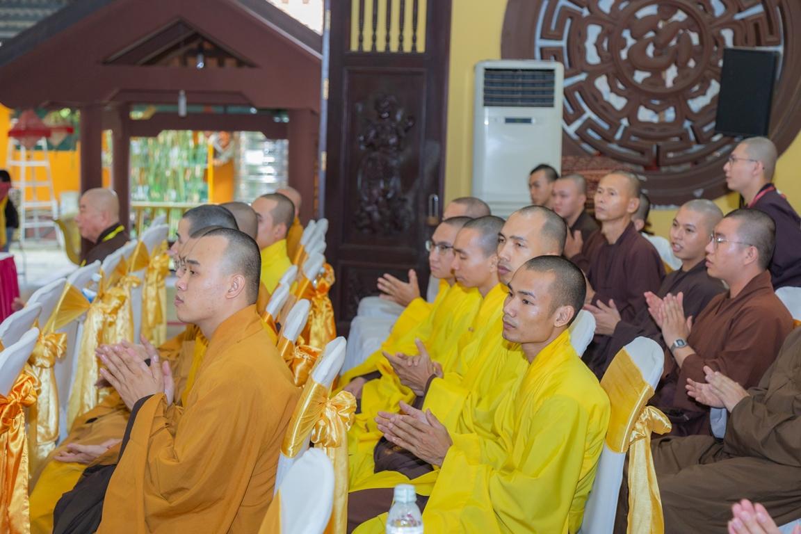 Thế hệ Tăng trẻ kế thừa để gánh vác Phật sự trong tương lai Thế hệ Tăng trẻ kế thừa để gánh vác Phật sự trong tương lai